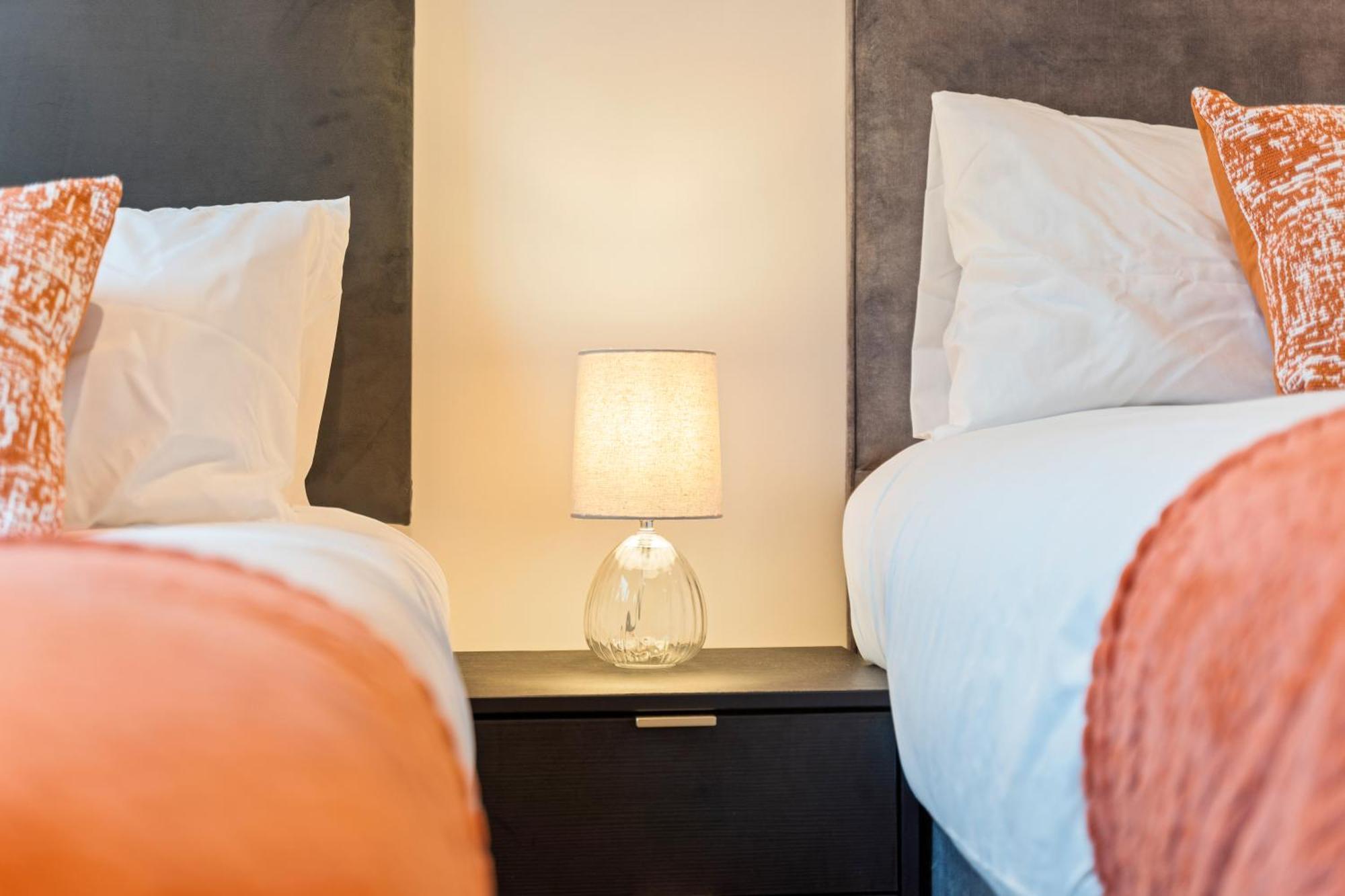 Shanti Suite - 2Bed 2Bath City Centre - Wifi - Netflix- Parking- Modern- Perfect For Family, Contractors, Leisure, Business By Shanti Nights Birmingham Exterior foto