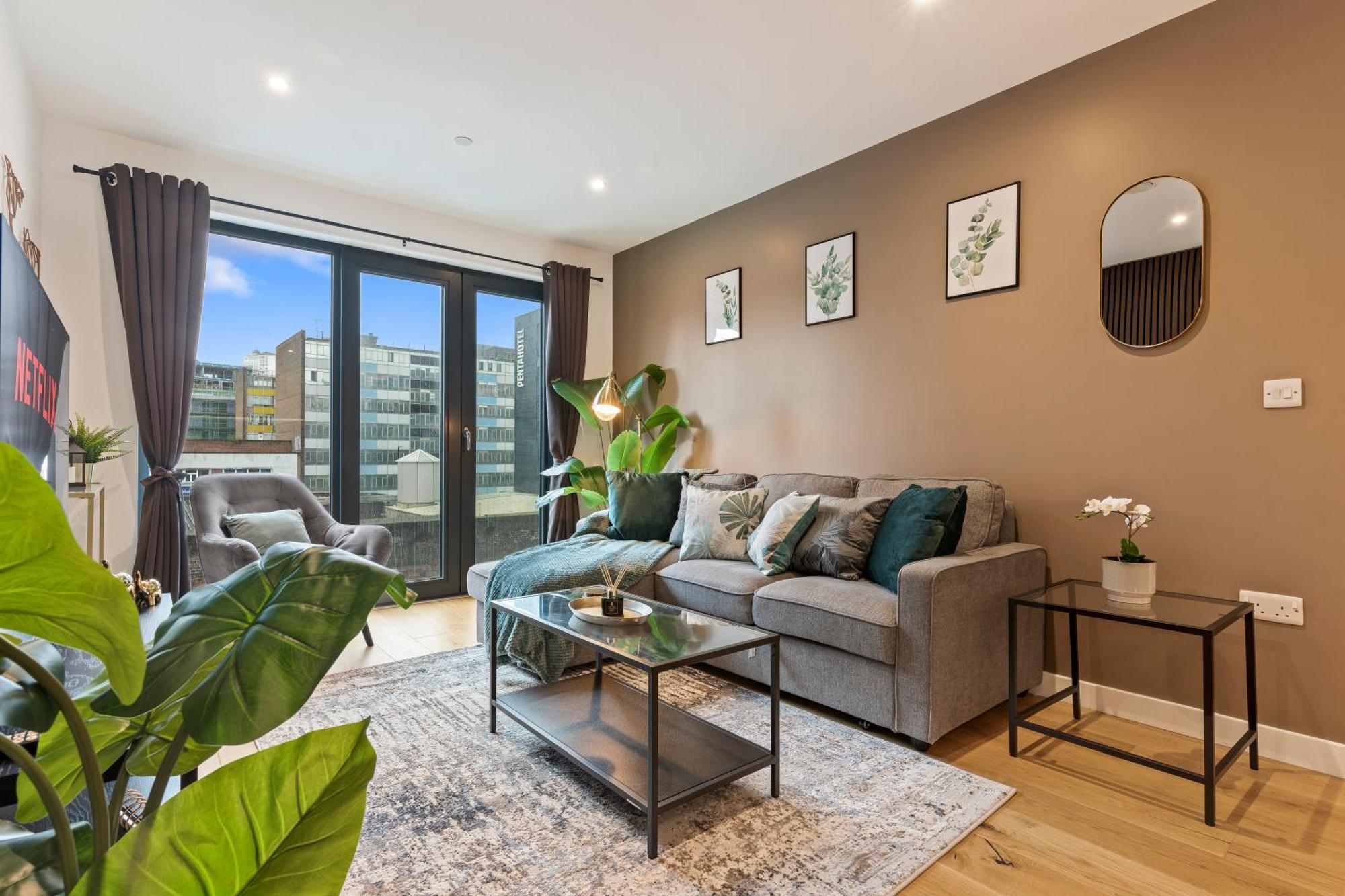 Shanti Suite - 2Bed 2Bath City Centre - Wifi - Netflix- Parking- Modern- Perfect For Family, Contractors, Leisure, Business By Shanti Nights Birmingham Exterior foto