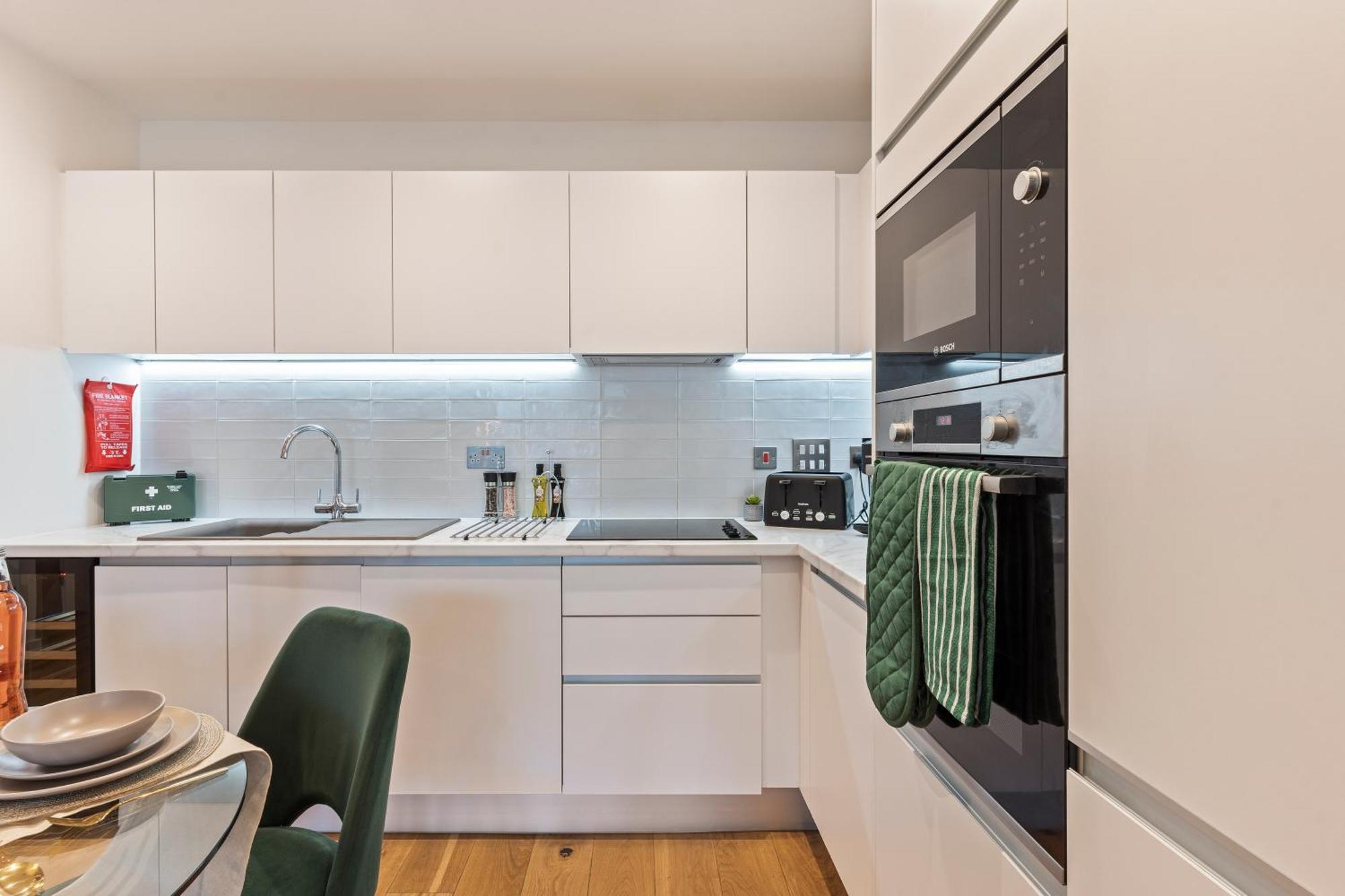 Shanti Suite - 2Bed 2Bath City Centre - Wifi - Netflix- Parking- Modern- Perfect For Family, Contractors, Leisure, Business By Shanti Nights Birmingham Exterior foto