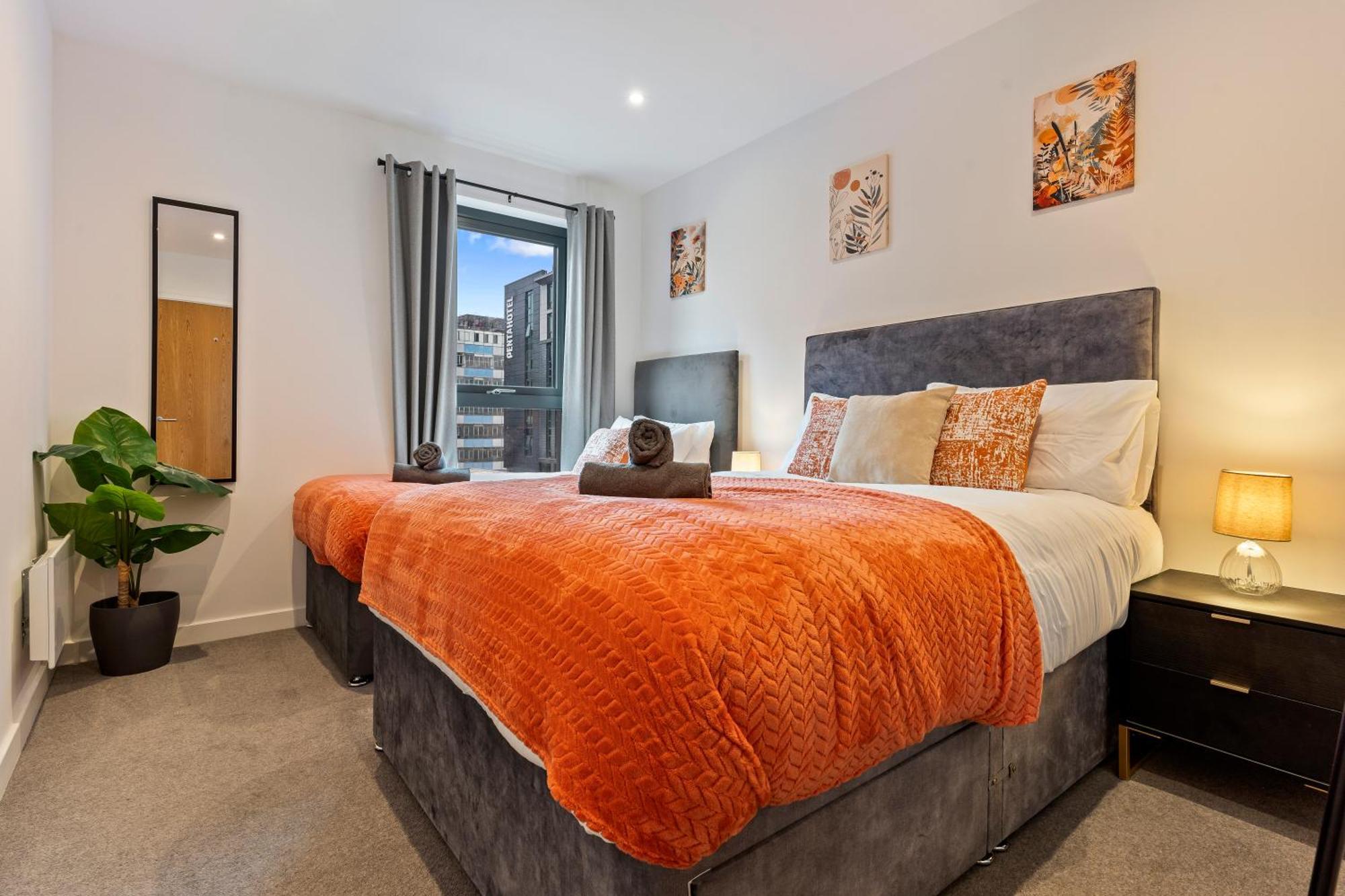 Shanti Suite - 2Bed 2Bath City Centre - Wifi - Netflix- Parking- Modern- Perfect For Family, Contractors, Leisure, Business By Shanti Nights Birmingham Exterior foto